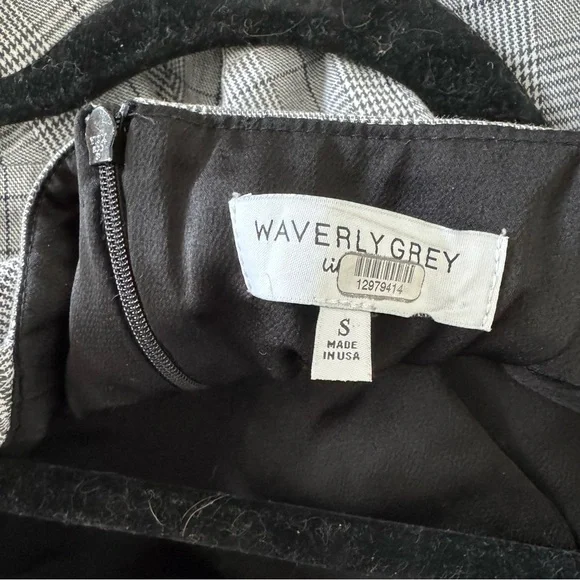 Waverly Grey Kelci Checkered Peplum Top Small - Picture 7 of 7